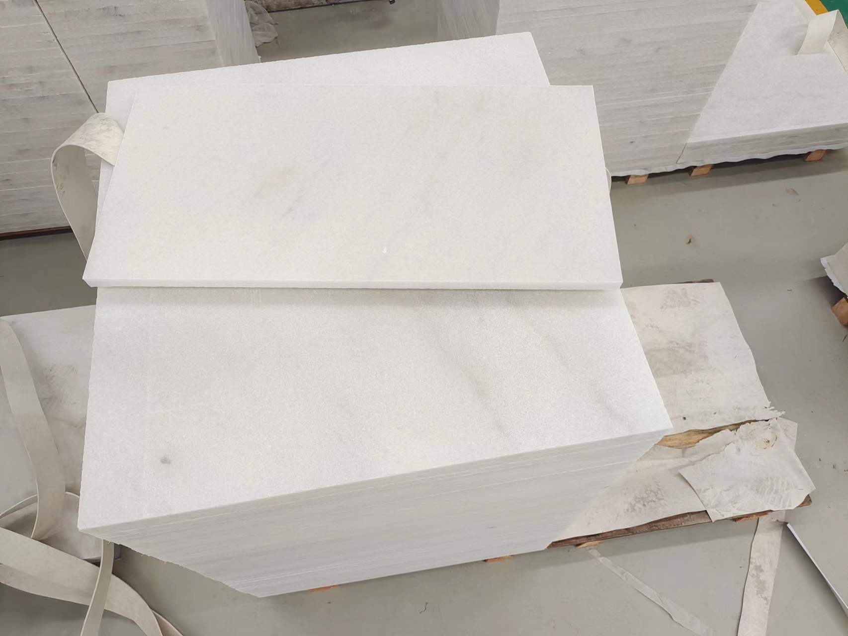 China Guangxi White Marble Tiles 30x60cm Polished